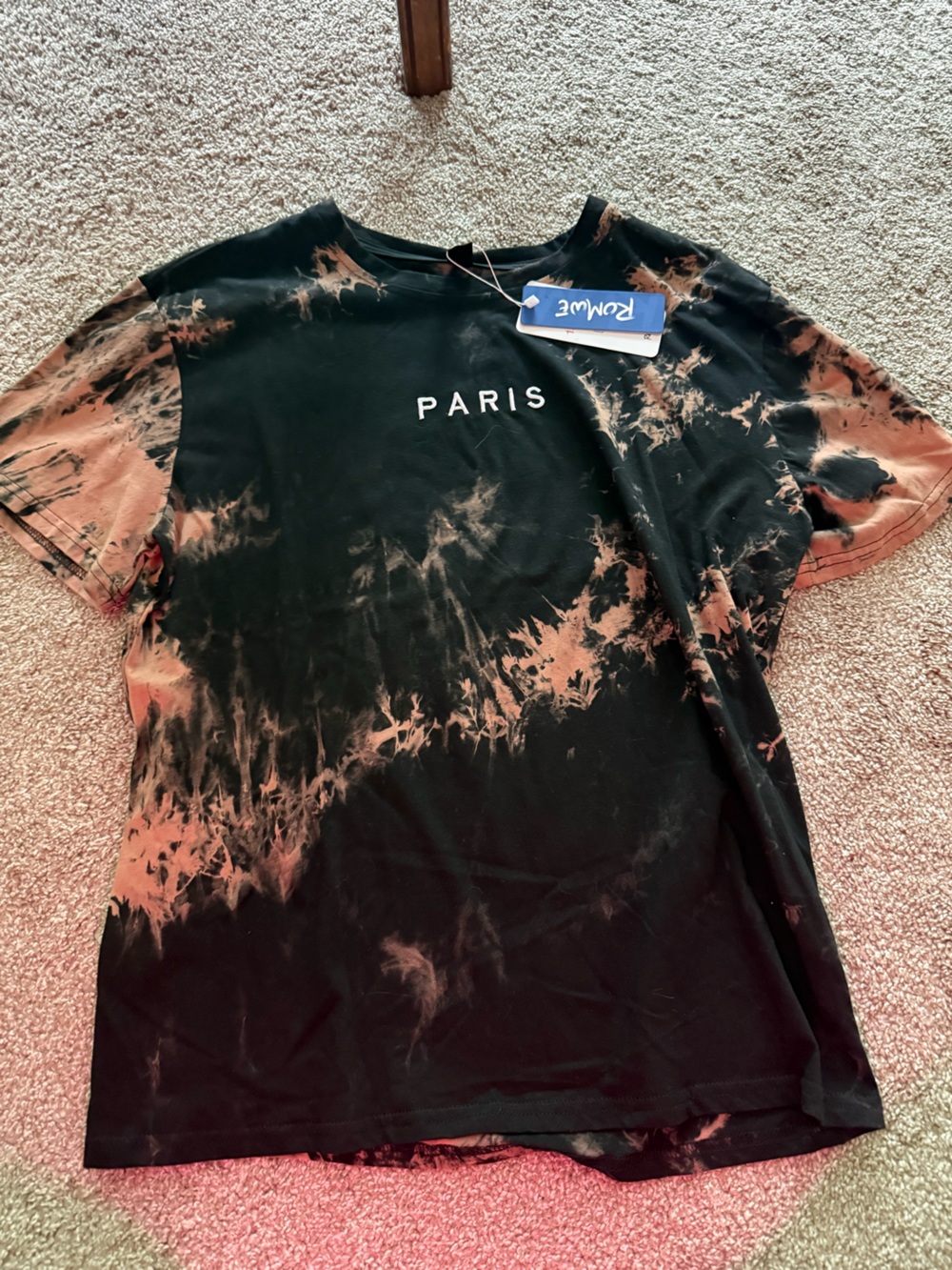 ROMWE Black T-Shirt with Subtle Rust Tie-Dye Accent